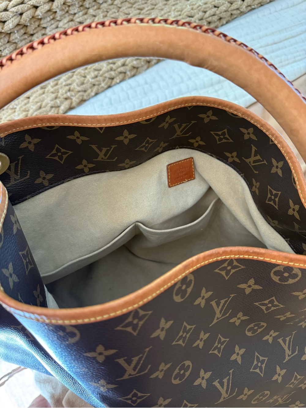 Louis Vuitton Brown Monogram Artsy MM  bag - Picture 13 of 14